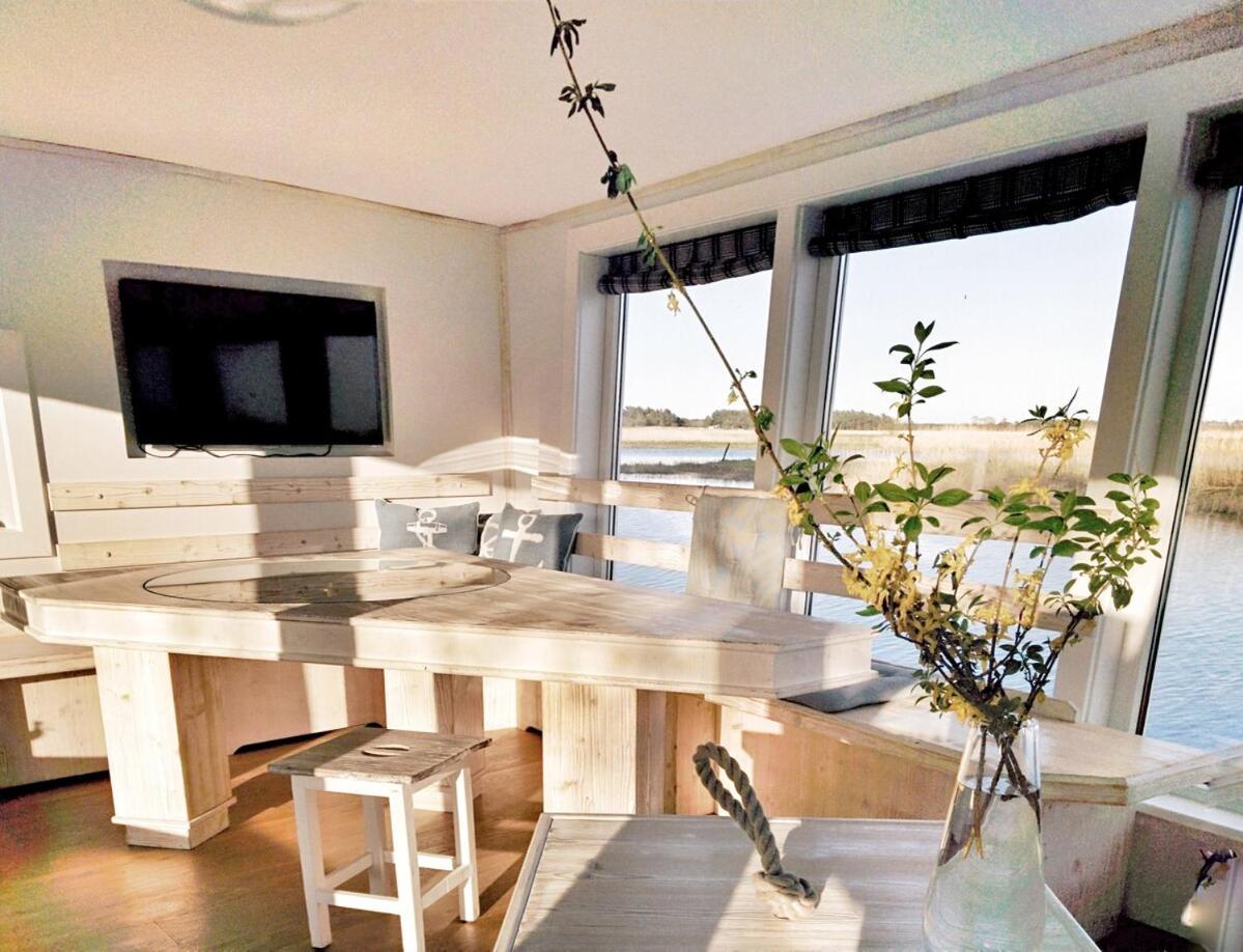 Urlauberschiff Neptun Im Ostseebad Prerow Εξωτερικό φωτογραφία